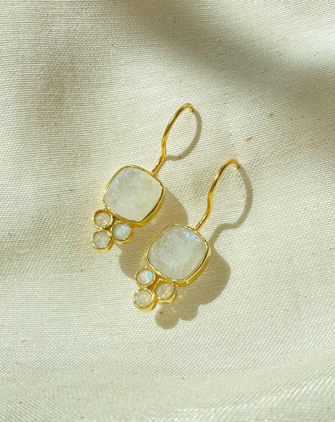 Vivienne Earrings - Moonstone