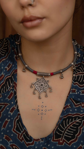 Shilpi Thread Choker