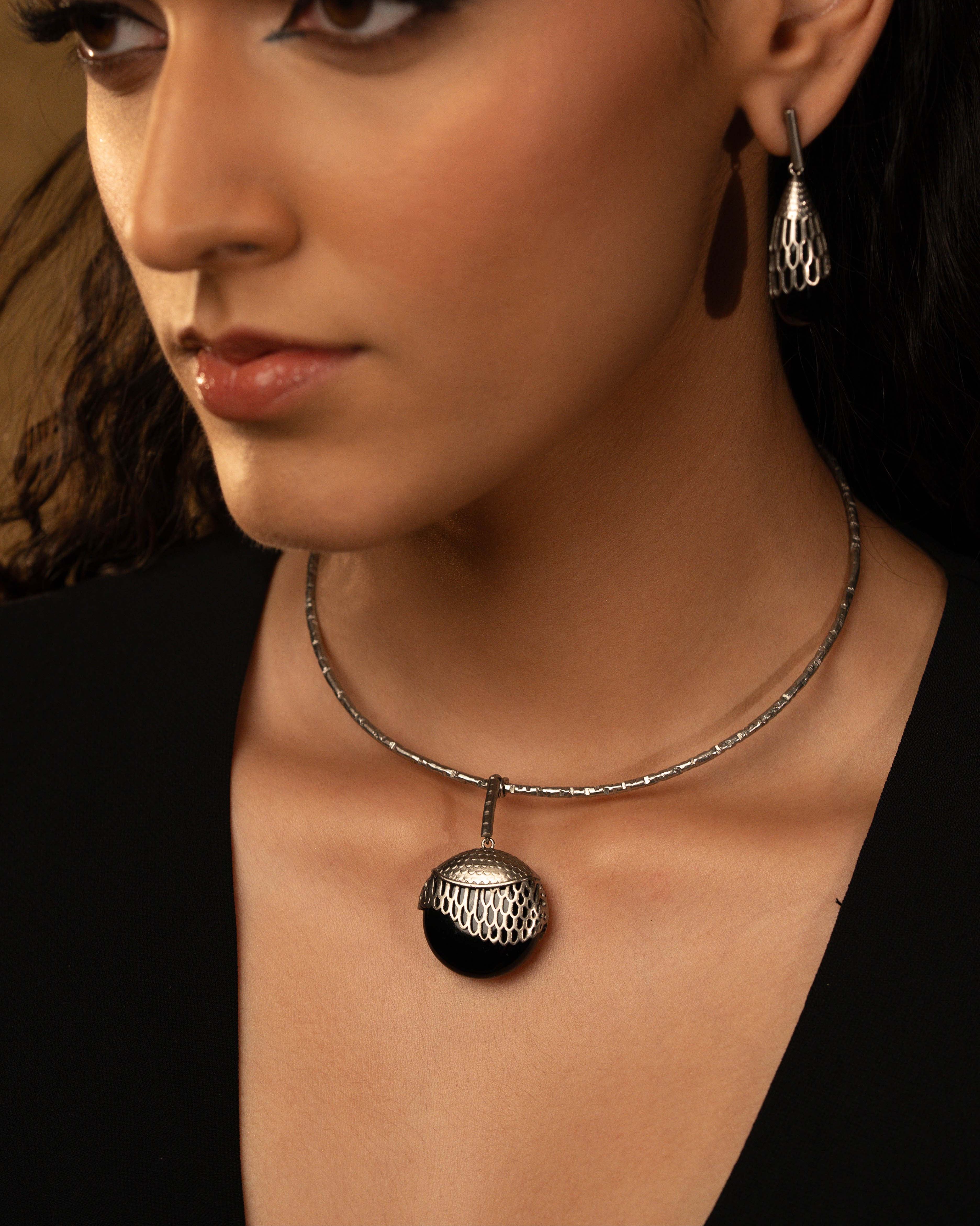 Horus Choker - Silver Gun Metal – Hyperbole Accessories